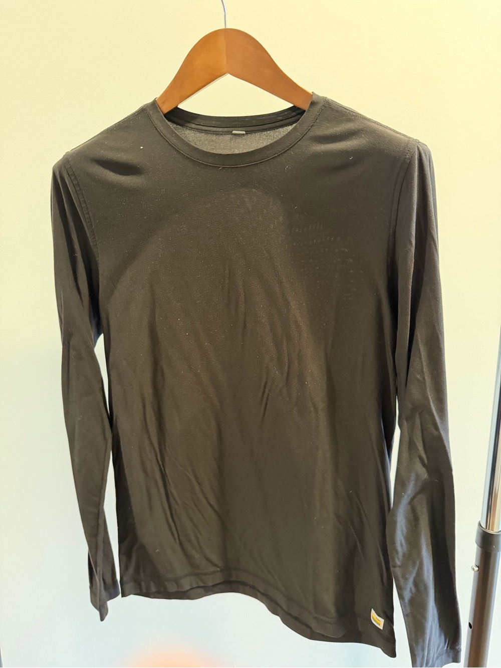 Vuori Black Long Sleeve Crew Shirt